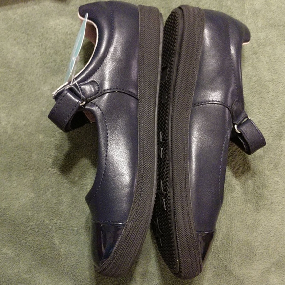 Shoes - Picture 3 of 5